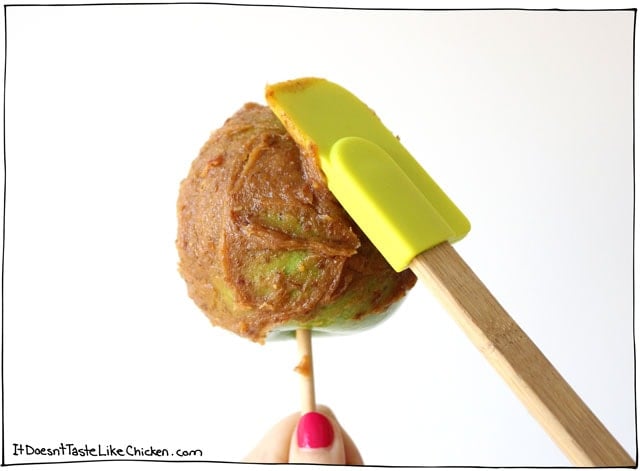 Medjool Date Caramel Apples! The easiest way to make caramel apples ever! No candy thermometers, no working with hot liquid sugar. This is a safe, easy, and HEALTHY way to make a caramel apple. Vegan, dairy free, no bake. #itdoesnttastelikechicken