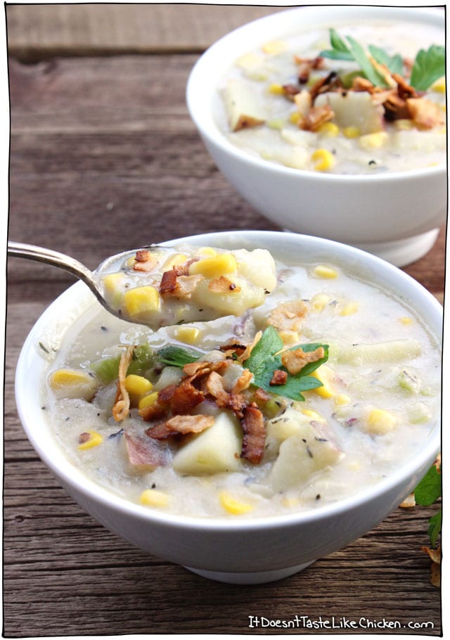Creamy Macadamia Corn Chowder. Such an easy, creamy, rich, hearty and healthy soup. Perfect to warm you up this winter! Vegan and dairy free chowder takes just 30 minutes to make from start to finish. #itdoesnttastelikechicken