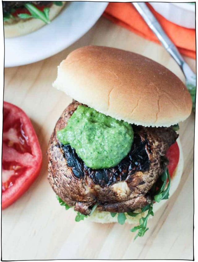 25 Vegan Recipes for the Grill! A collection of grillable vegan recipes that are perfect for your next BBQ! Breakfast to dessert and everything in between. #itdoesnttastelikechicken