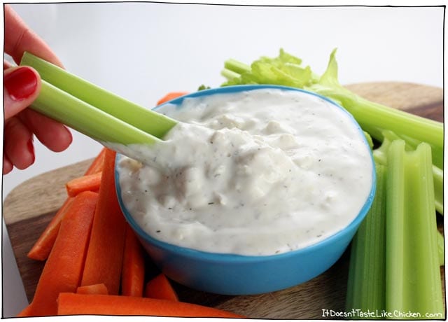 Vegan Blue Cheese Dip! Only 6 ingredients and takes less than 5 minutes to make. Perfect to pair with buffalo cauliflower or vegan chicken wings. #itdoesnttastelikechicken