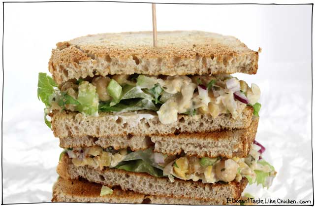 Creamy, zesty easy-to-make vegan ranch dressing takes this sandwich to the next level! Vegan Ranch Chickpea Sandwich. Perfect for work or school. Vegetarian, dairy-free, egg-free, gluten-free. #itdoesnttastelikechicken