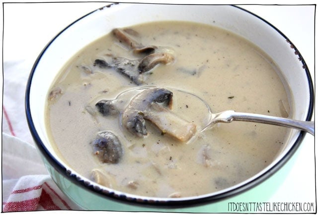 Vegan Cream of Mushroom Soup! This soup takes just 20 minutes to make! Quick, easy, creamy, and totally dairy-free. #itdoesnttastelikechicken