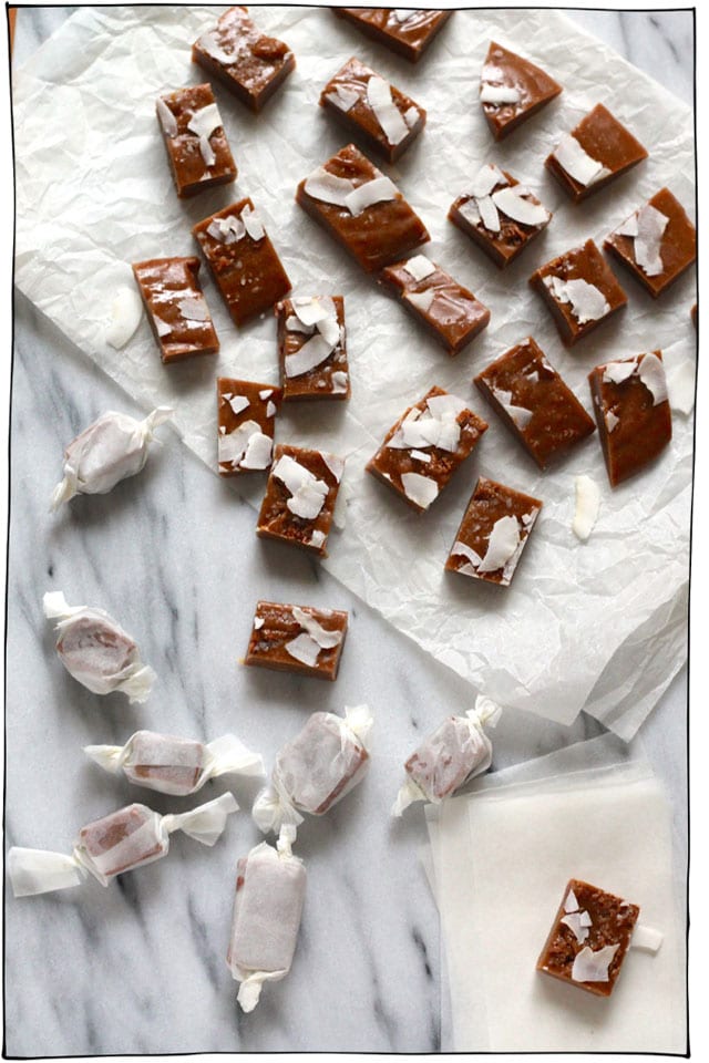 30 Vegan Candy and Chocolate Bar Recipes! Perfect for a gift or just for yourself to enjoy. Whip up some sweet treats to celebrate a holiday such as Valentine's Day, Easter, Christmas, Halloween, or for any day of the week so you have them on hand when sugar cravings strike. #itdoesnttastelikechicken #veganrecipes #vegandesserts #candy