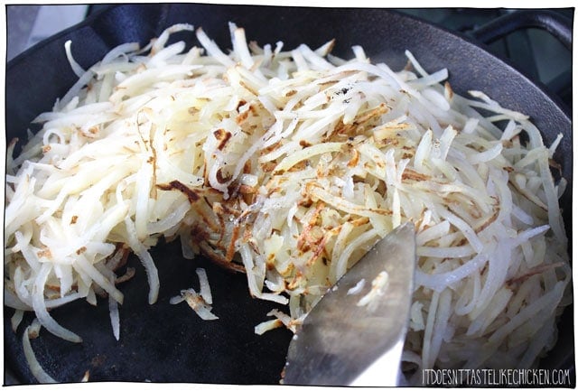 Vegan Hashbrown Potatoes! There are two tricks in this recipe to make these hashbrowns super quick and easy to make. #itdoesnttastelikechicken #veganrecipes #veganbreakfast 