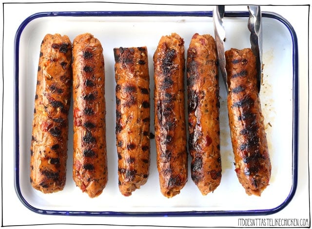 Homemade vegan Italian seitan sausages! Easy to make with oil-free option. Perfect for the grill, BBQ, to toss on pasta, pizzas, salads, soups, on a bun, or to use anywhere you like! #itdoesnttastelikechicken #seitan #veganrecipes