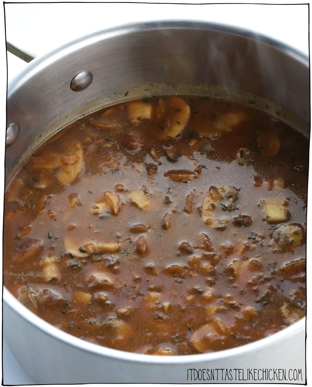 Easy Vegan Mushroom Gravy! 9 easy ingredients, use any mushroom you like, make ahead of time, rich, umami-packed, the perfect sauce to add oomph to your meal. Great for Thanksgiving or Christmas. Gluten-free option. #itdoesnttastelikechicken #veganrecipes 