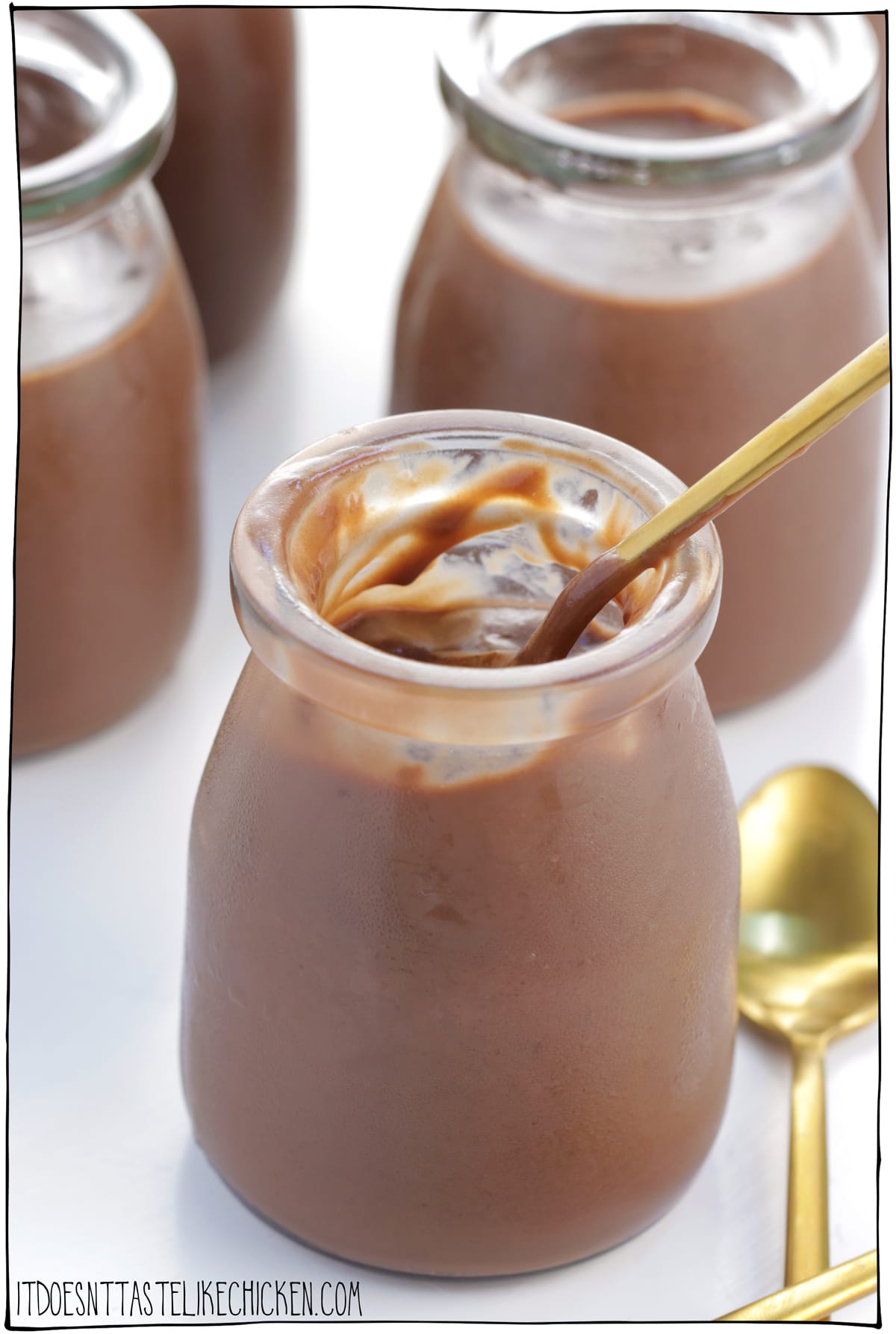 Easy Vegan Chocolate Pudding! Just 6 ingredients and 10 minutes to make. Super creamy chocolatey delicious, it's 20 thousand times better than those store-bought cups. The perfect addition to your school or work lunchbox, or for an easy dessert or snack! #itdoesnttastelikechicken #veganrecipes #vegankid #vegandessert