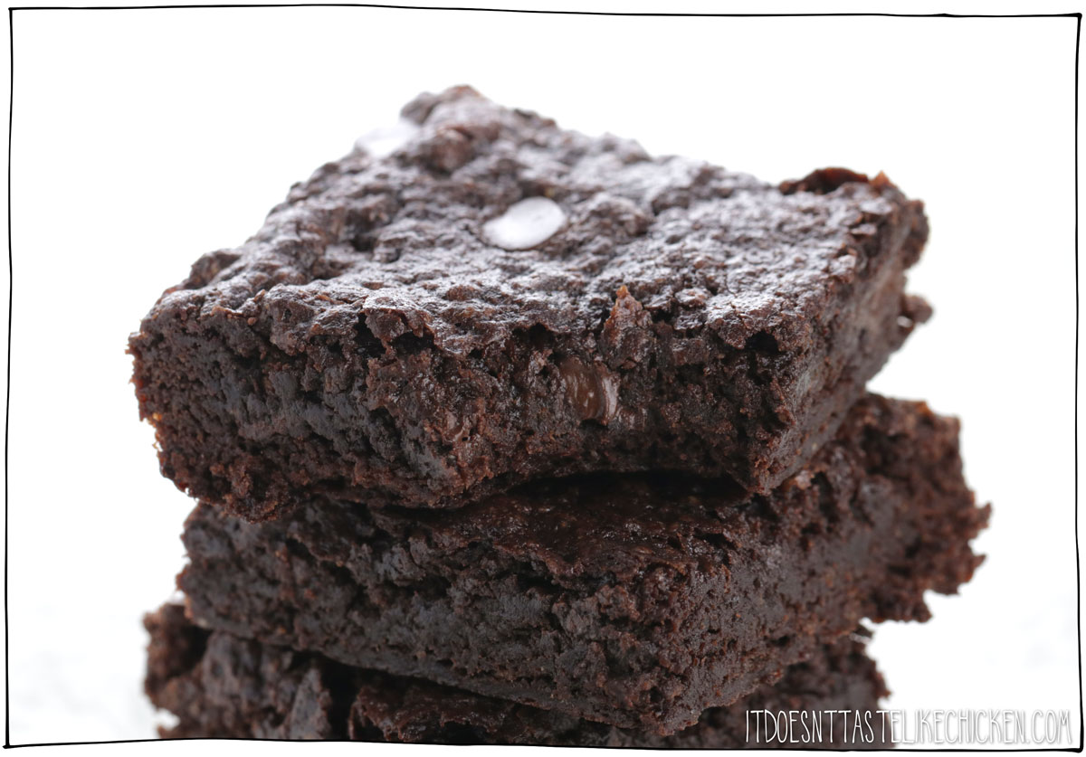 Easy Fudgy Vegan Brownies! These are super rich, super lush, super chocolatey, and incredibly FUDGY. This vegan brownies recipe is easy to make, and it also freezes very well. Just 10 simple ingredients you likely already have in your pantry, and just 10 minutes of prep time (plus 35 minutes cooking time). Chewy on the outside, gooey on the inside. Yes please! #itdoesnttastelikechicken #veganbaking #vegandesserts 