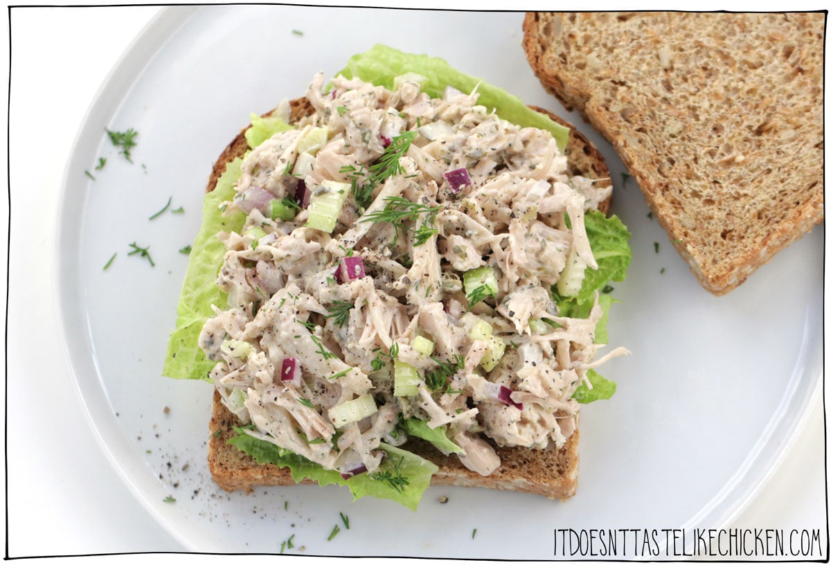 Vegan Jackfruit Salad Sandwich! Just 10 ingredients and 10 minutes to make. Jackfruit is the perfect vegan sub for tuna or chicken. And best yet this tastes even better made ahead of time, making it perfect for meal prep. #itdoesnttastelikechicken #veganrecipes