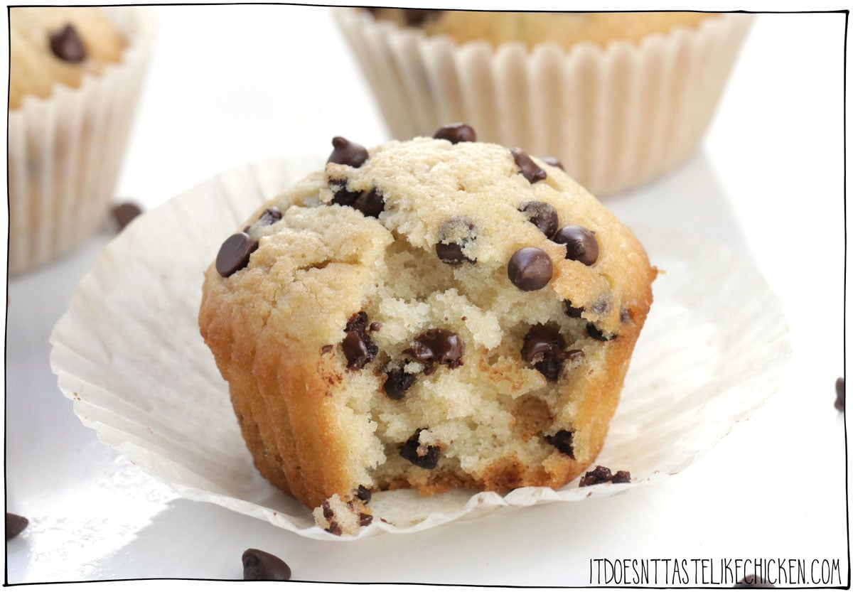 1 bowl, 9 ingredients, the best easy vegan chocolate chip muffin recipe is here! These muffins are tender, fluffy, sweet, loaded with chocolate chips, and so tasty no one will know they are vegan! #itdoesnttastelikechicken #veganbaking