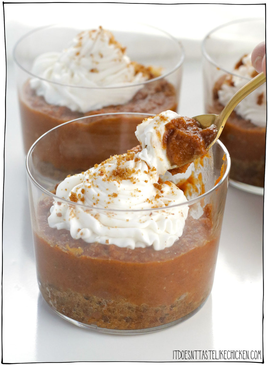 How cute are these Vegan No Bake Pumpkin Pie in a jar? This recipe is super easy to make, requires no baking, and is assembled in perfect individual portions. Just 10 ingredients and 20 minutes. The perfect dessert for the holiday season, or easy enough that can be made any time of year! Layers of cookie crumble for the crust, delicious pudding-like pumpkin filling with warming spices, topped with a vegan cream cheese frosting. YUM!