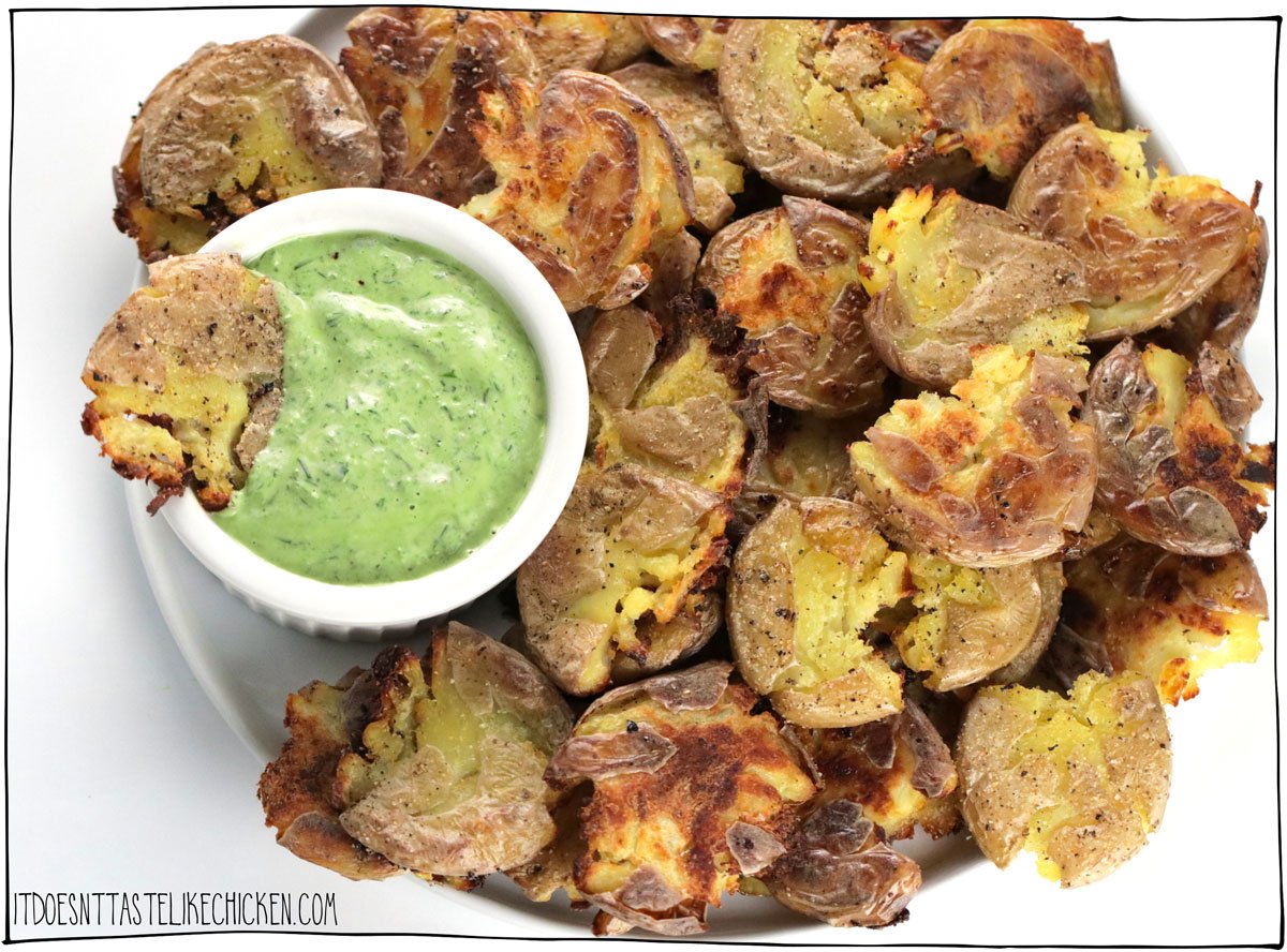 I present to you: Easy Smashed Potatoes! These crispy, garlicky, delicious little bites are so delectable and easy to make! Perfect as a side dish, game day appetizer, or a quick and easy vegan snack that will please everyone!